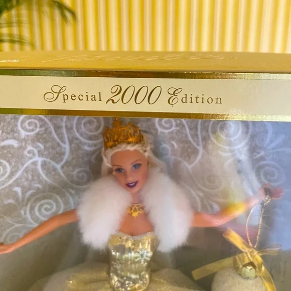 Special 2000 Edition Celebration Barbie - Picture 7 of 8